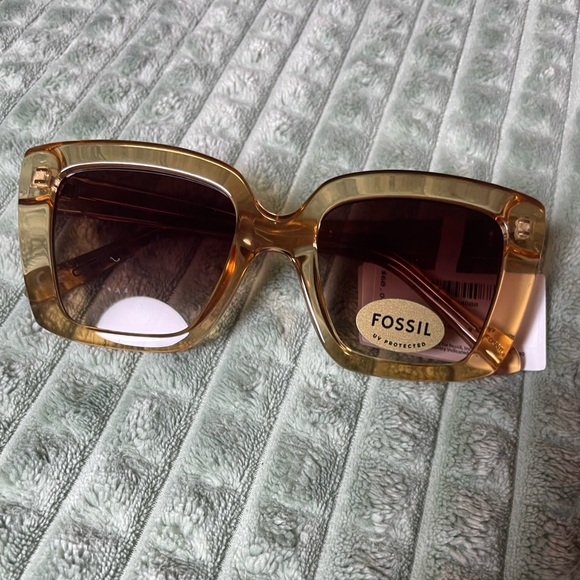 FOSSIL 50mm Transparent Gold Modified Cat 🐈⬛ Eye Sunglasses 🕶️ - NWT - Picture 2 of 3